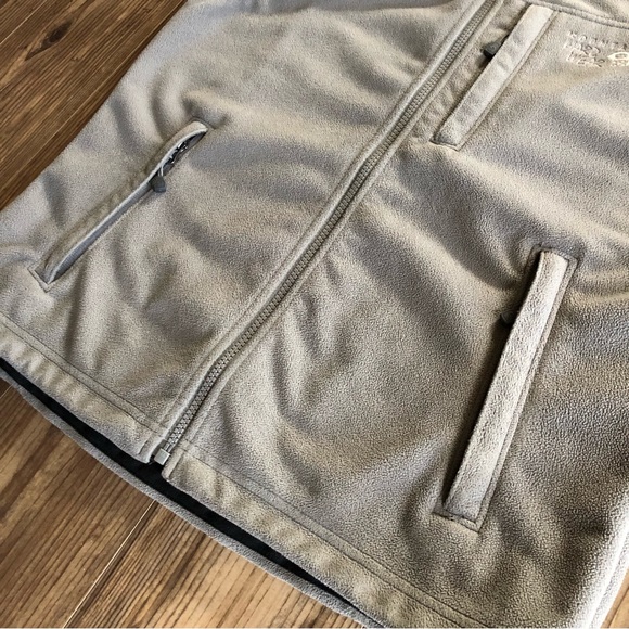 Mountain Hardwear grey zip up vest - Picture 9 of 12